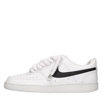 Nike-seddys Nike Seddys Sneakers In Bianco Chiari E Naturali