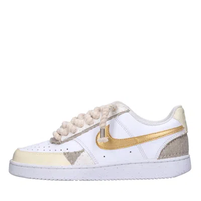 Nike-seddys Nike Seddys Sneakers In Bianco Neutri