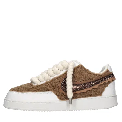 Nike-seddys Nike Seddys Sneakers In Marrone Marroni