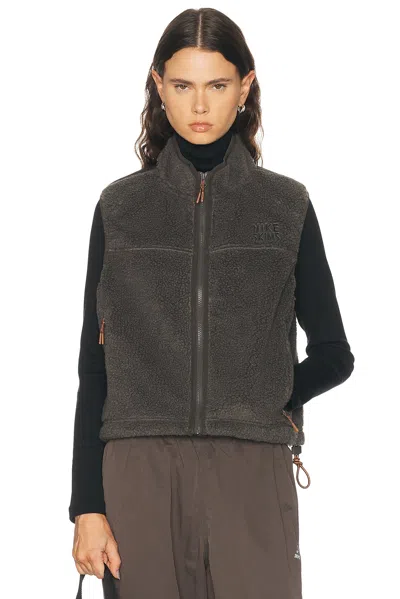 Nikeskims Sherpa Vest In Boulder & Obsidian