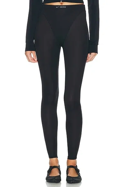 Nikeskims Weightless V-panel Tight In Black
