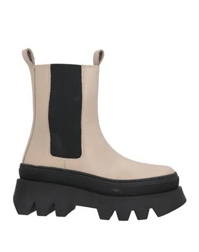 Nila & Nila Woman Ankle Boots Beige Size 8 Soft Leather