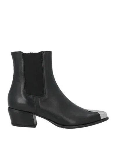 Nila & Nila Woman Ankle Boots Black Size 6 Leather