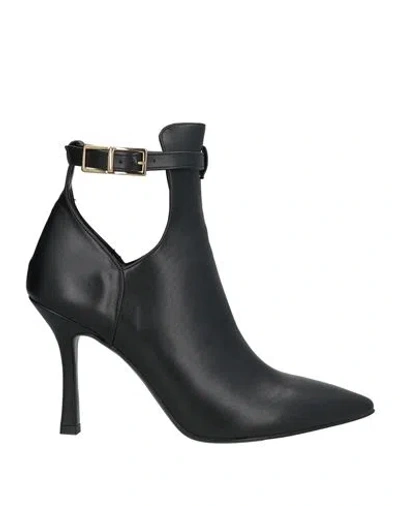 Nila & Nila Woman Ankle Boots Black Size 6 Textile Fibers