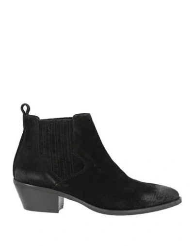 Nila & Nila Woman Ankle Boots Black Size 7 Leather