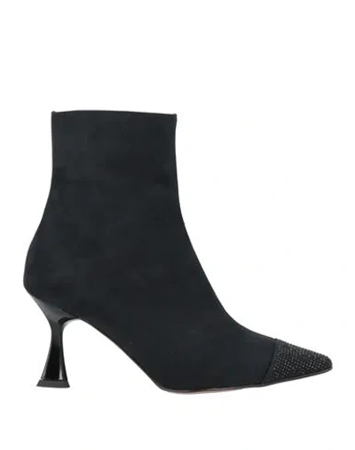 Nila & Nila Woman Ankle Boots Black Size 9 Textile Fibers