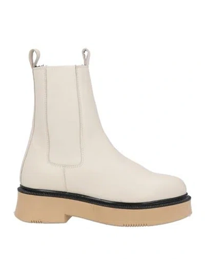 Nila & Nila Woman Ankle Boots Ivory Size 7 Soft Leather In White