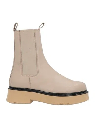 Nila & Nila Woman Ankle Boots Taupe Size 7 Soft Leather In Grey