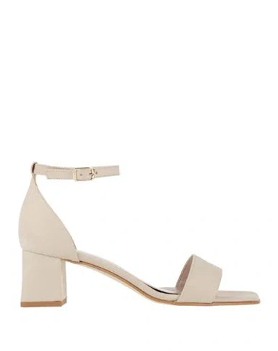 Nila & Nila Woman Sandals Beige Size 9 Textile Fibers