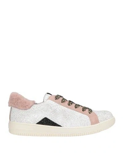 Nila & Nila Woman Sneakers White Size 9 Leather