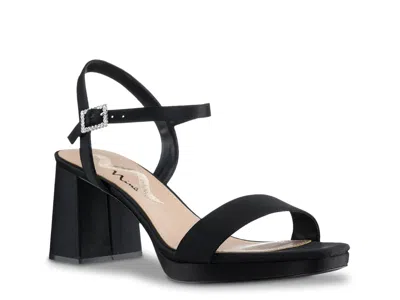 Nina Bradyn Sandal In Black