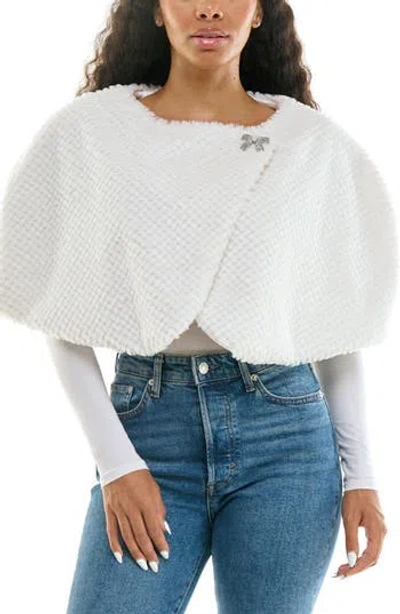 Nina Leonard Faux Fur Capelet In Ivory