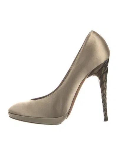 Pre-owned Nina Ricci Satin Pumps In Neutral