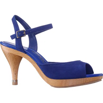 Nina Rock Sandal In Lapiz Blue