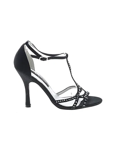 Pre-owned Nina Sandals In Black