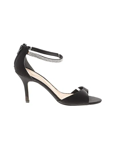 Pre-owned Nina Sandals In Black