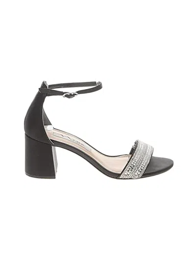 Pre-owned Nina Sandals In Black