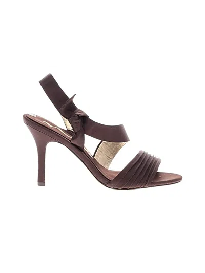 Pre-owned Nina Sandals In Burgundy