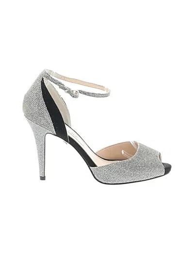 Pre-owned Nina Sandals In Gold