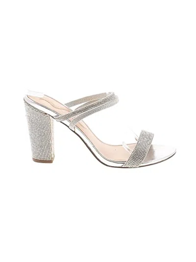 Pre-owned Nina Sandals In Silver