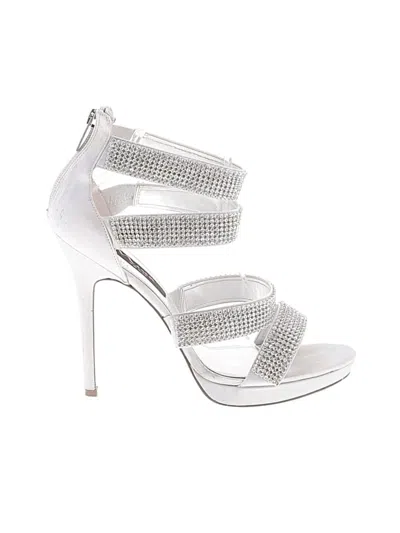 Pre-owned Nina Sandals In White