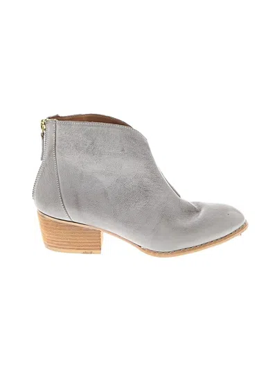 Pre-owned Nine West Ankle Boots In Gray