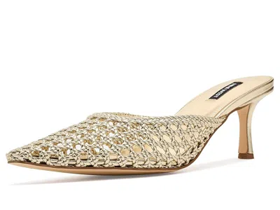 Nine West Camenlaw In Gold