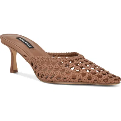 Nine West Camenlaw Woven Mule In Brown