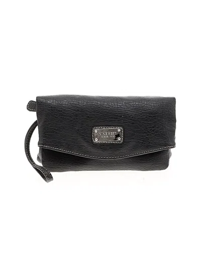 Pre-owned Nine West Clutch In Black
