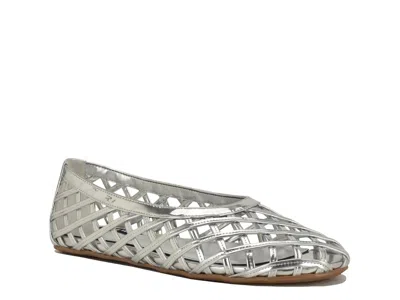 Nine West Dippy Flat In Silver