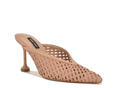 Nine West Grasso Mule In Brown