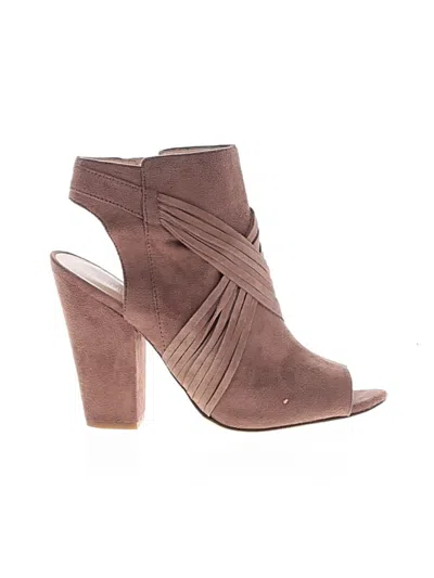 Pre-owned Nine West Heels In Brown