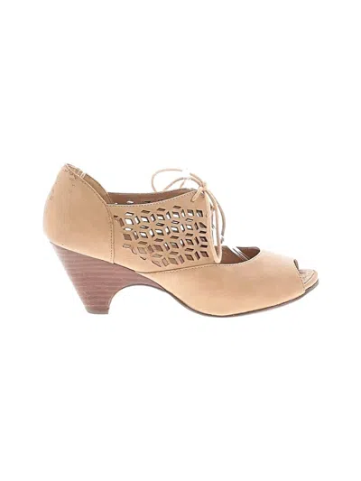 Pre-owned Nine West Heels In Tan