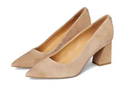 Nine West Kalore 9x9 In Brown