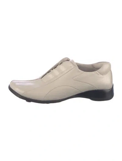Pre-owned Nine West Leather Flats In Neutrals