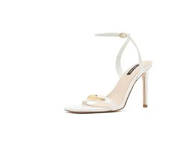 Nine West Props In White