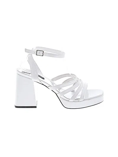 Pre-owned Nine West Sandals In White