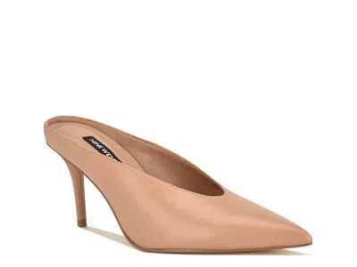 Nine West Verra Pointed Toe Mule In Brown