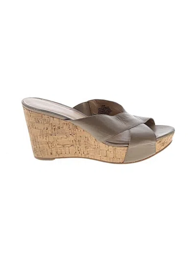 Pre-owned Nine West Wedges In Brown