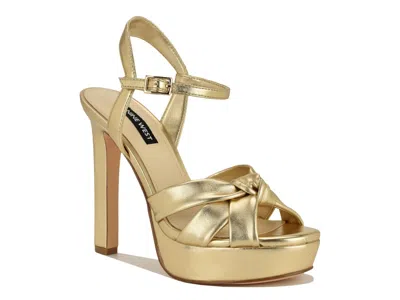 Nine West Windee Platform Sandal In Gold