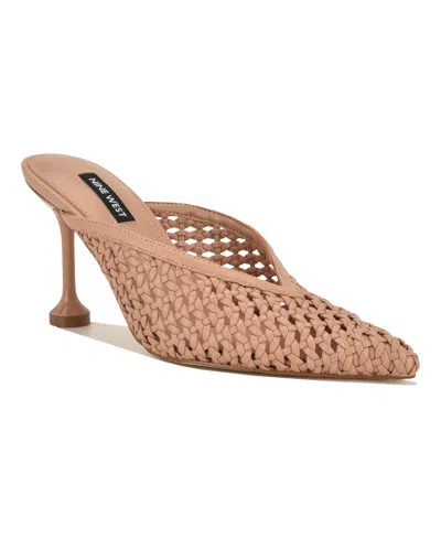 Nine West Grasso Woven Mule In Neutral