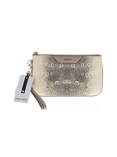 Pre-owned Nine West Wristlet In Gold