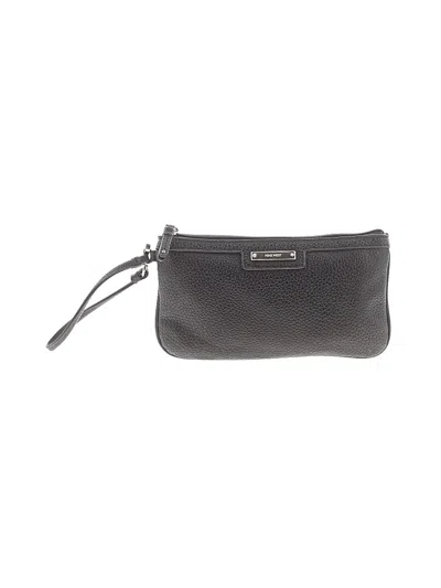 Pre-owned Nine West Wristlet In Gray