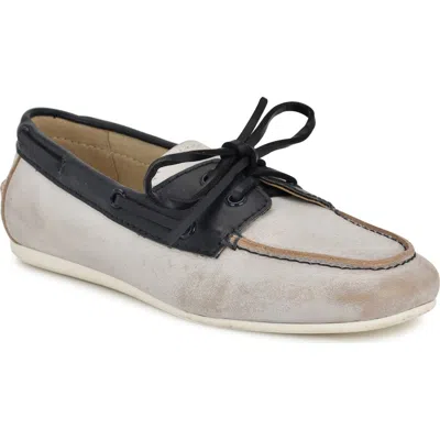 Nine West Yacht Boat Shoe In White/black