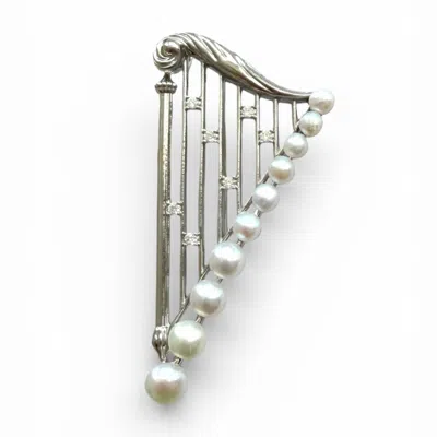 Ninemoo Women's Harp Of Lumière Pearl Brooch - Silver