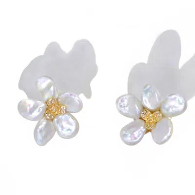 Ninemoo Women's White Sakura Bloom Pearl Earrings