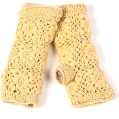 Nirvana Designs Flower Crochet Handwarmers In Eggnog