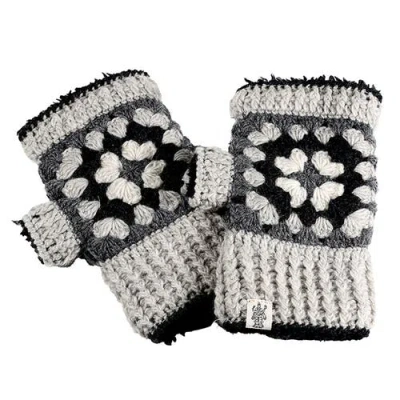 Nirvanna Designs Ryan Handwarmers In Black