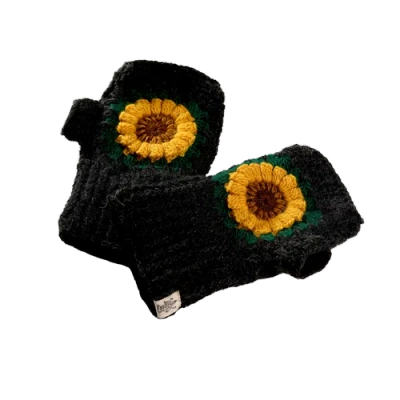 Nirvanna Designs Sunflower Handwarmers In Black