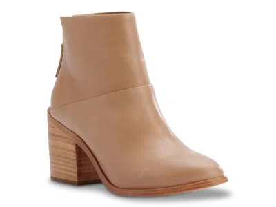 Nisolo Dari Bootie In Brown